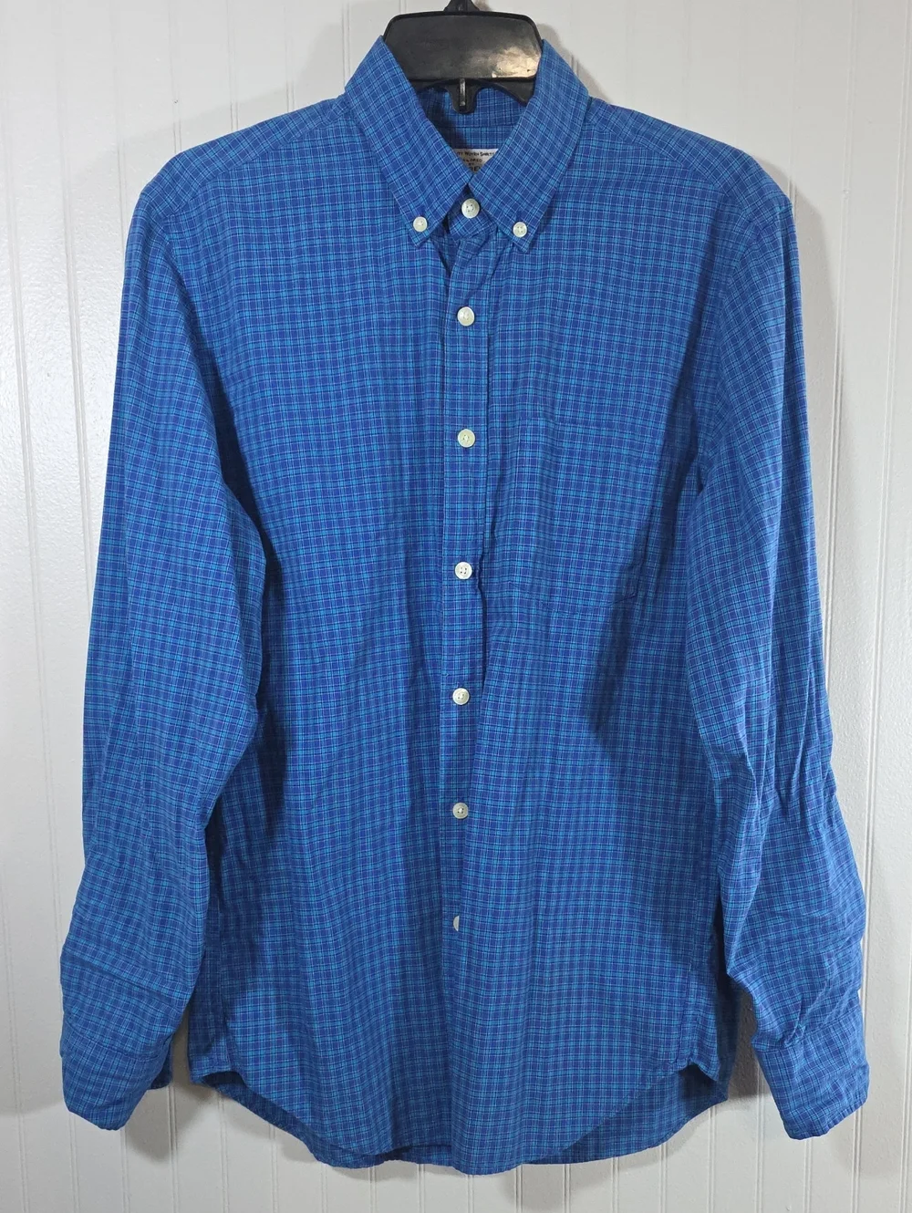Small J. Crew Men's Blue Plaid Button-Down Shirt 100% Cotton.